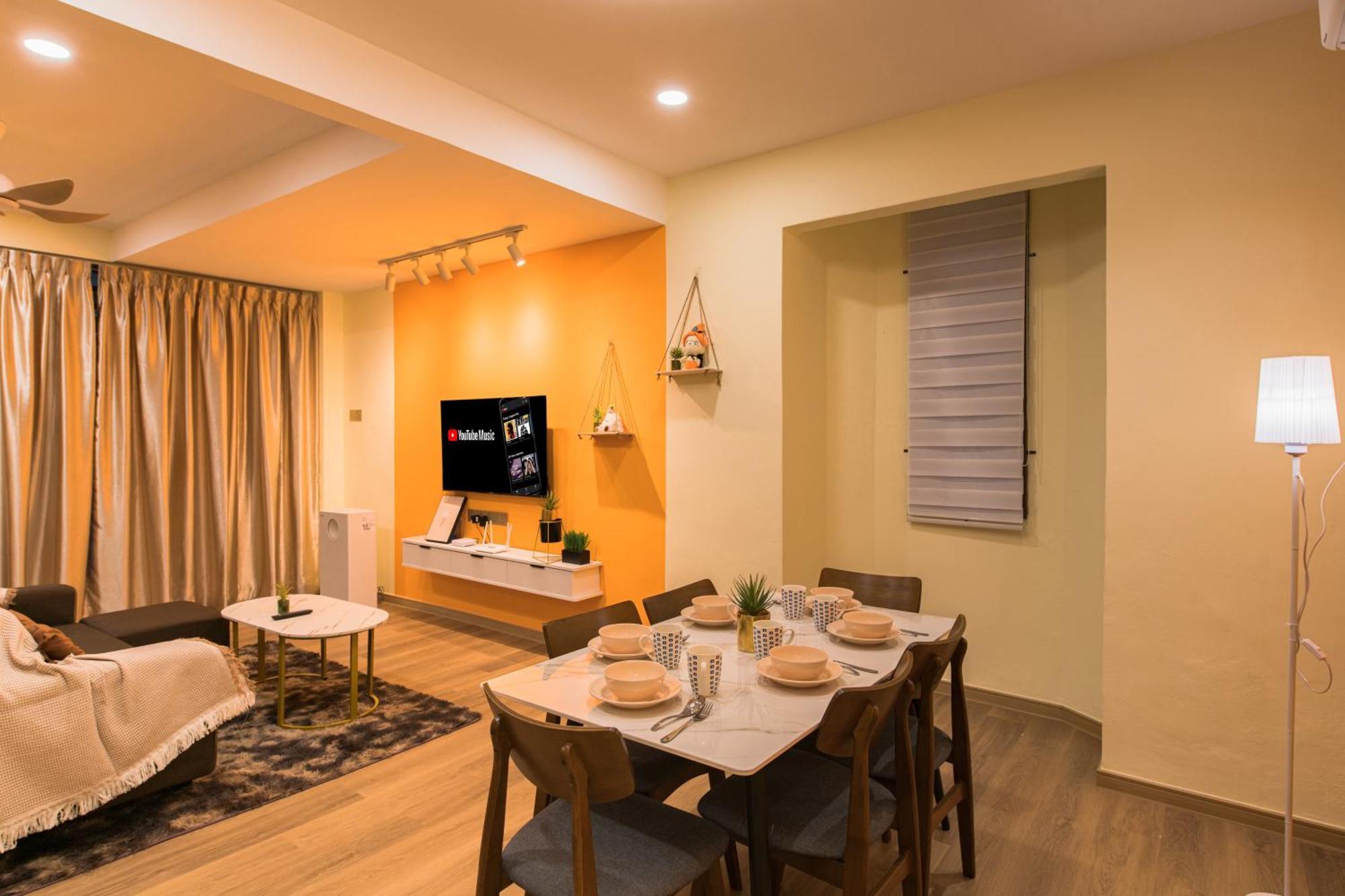 Apartment Orange Tatami Funny House At Bukit Beruang