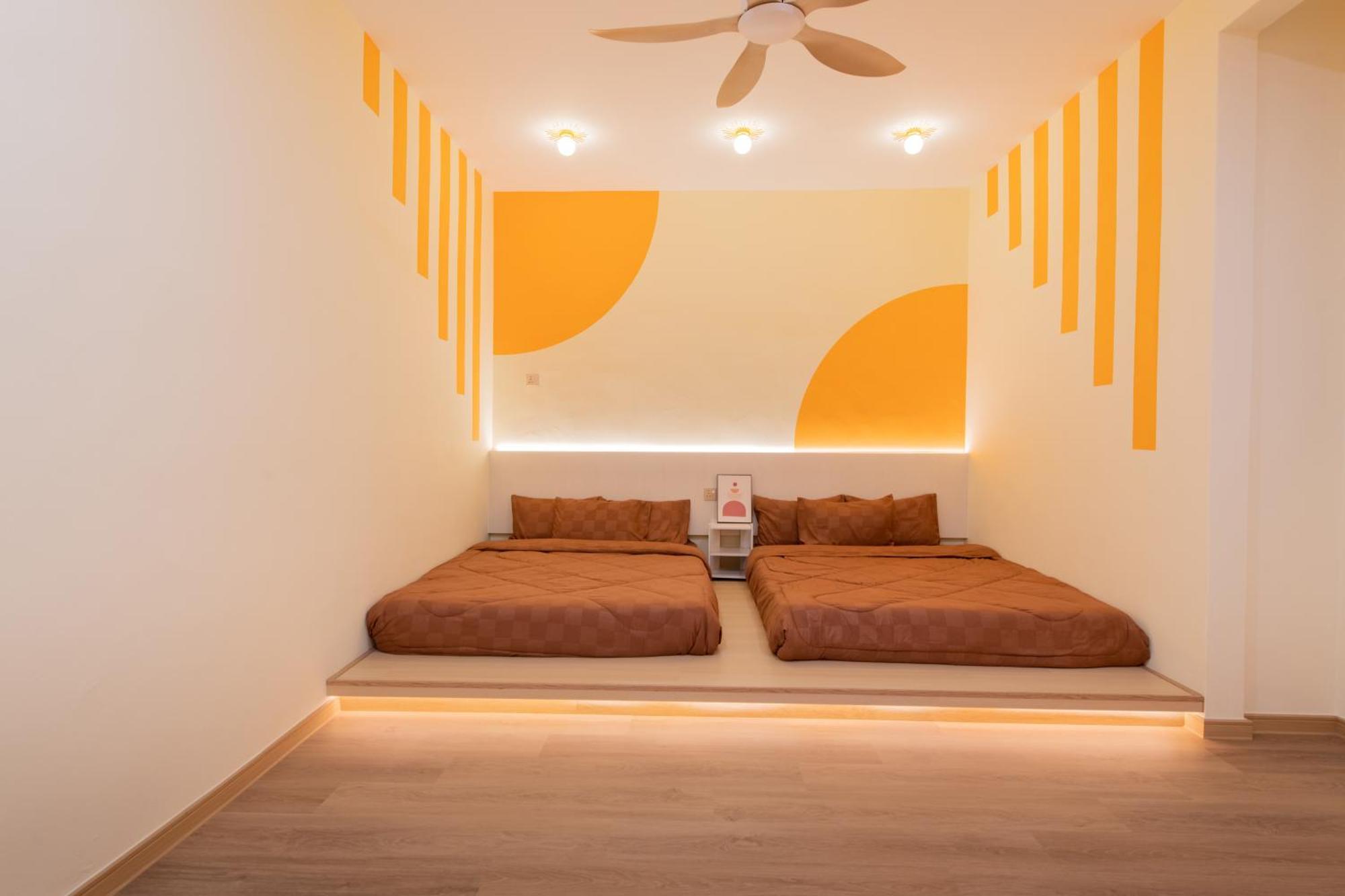 Orange Tatami Funny House At Bukit Beruang Apartment