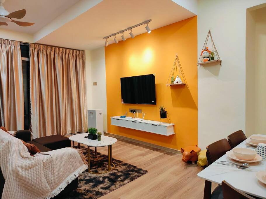 Orange Tatami Funny House At Bukit Beruang Apartment Malacca